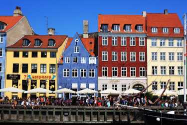 Vlaky, autobusy a lety do Dánsko - Porovnejte ceny a levné jízdenky